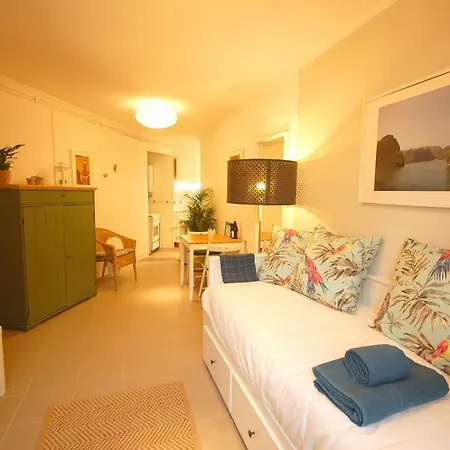 Apartment Cozy Studio In Janelas Verdes Lisbon