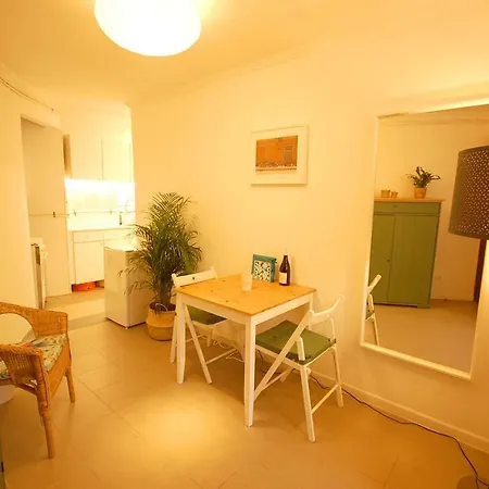 Cozy Studio In Janelas Verdes *