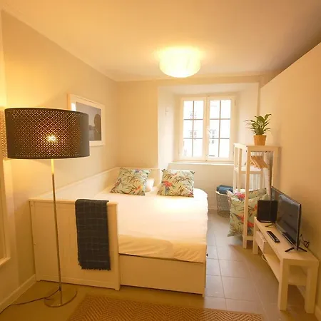 Cozy Studio In Janelas Verdes *