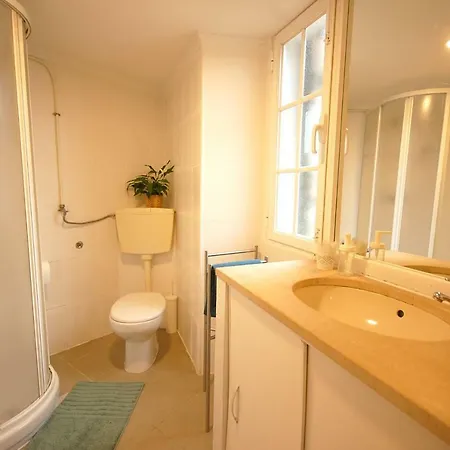 Cozy Studio In Janelas Verdes *